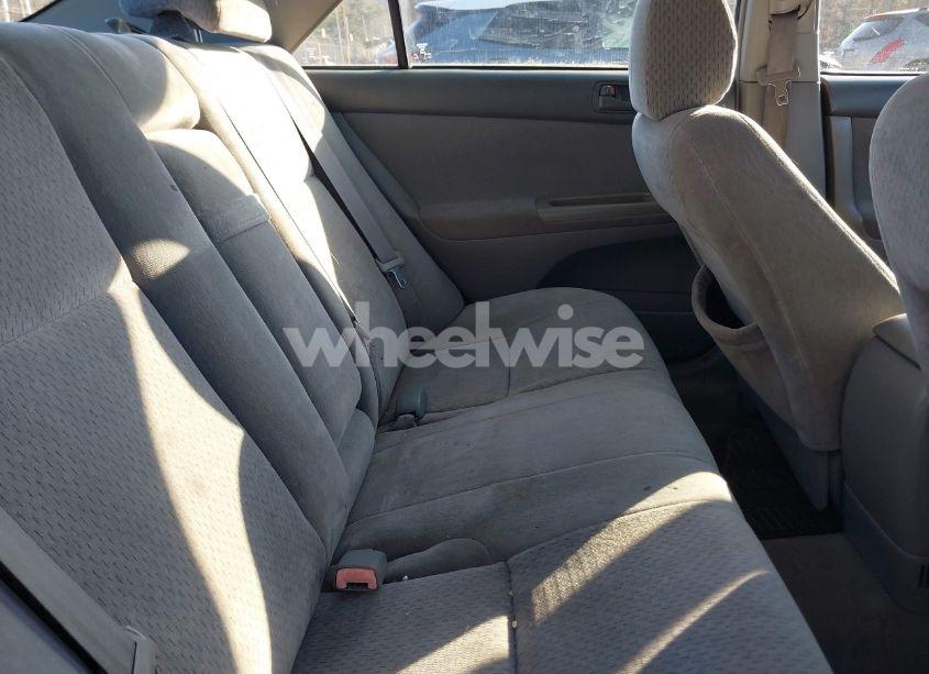 Photo 8 of 2004 Toyota Camry LE (VIN 4T1BE32K44U928799)