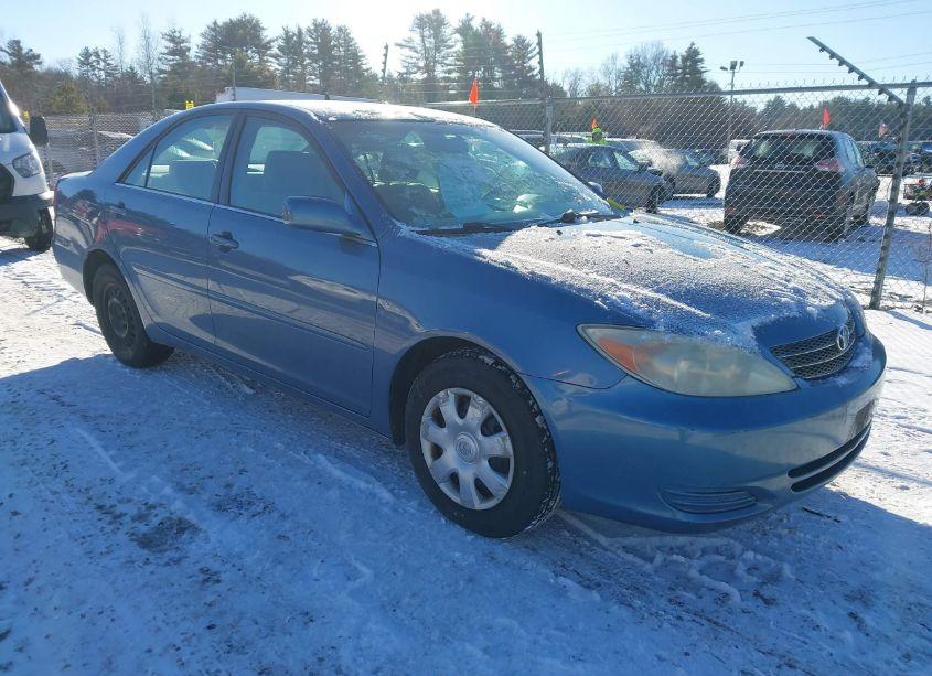 2004 Toyota Camry LE (VIN 4T1BE32K44U930438) main photo