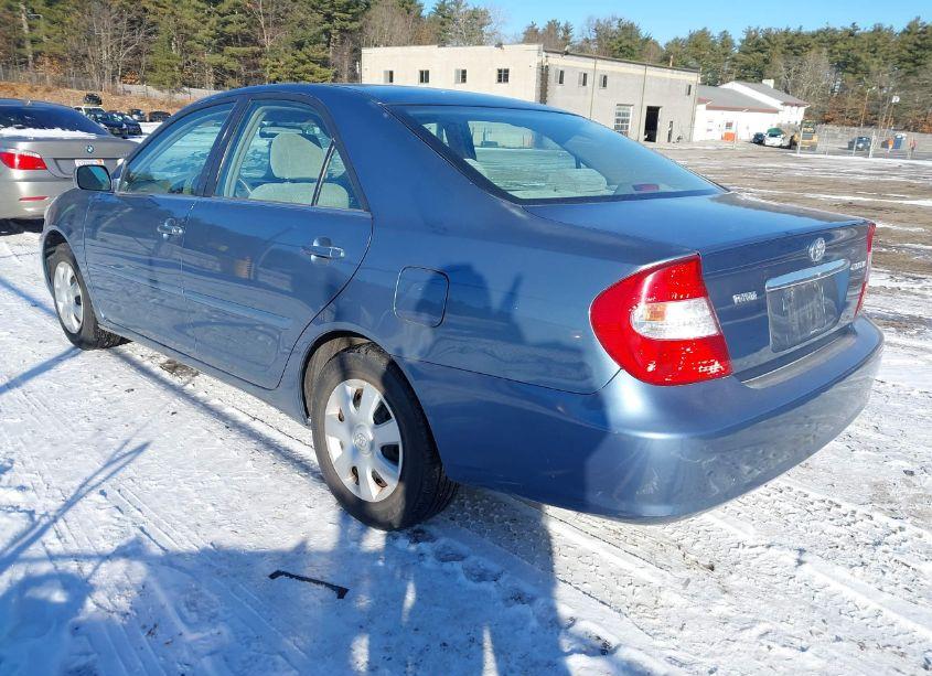 Photo 3 of 2004 Toyota Camry LE (VIN 4T1BE32K44U930438)