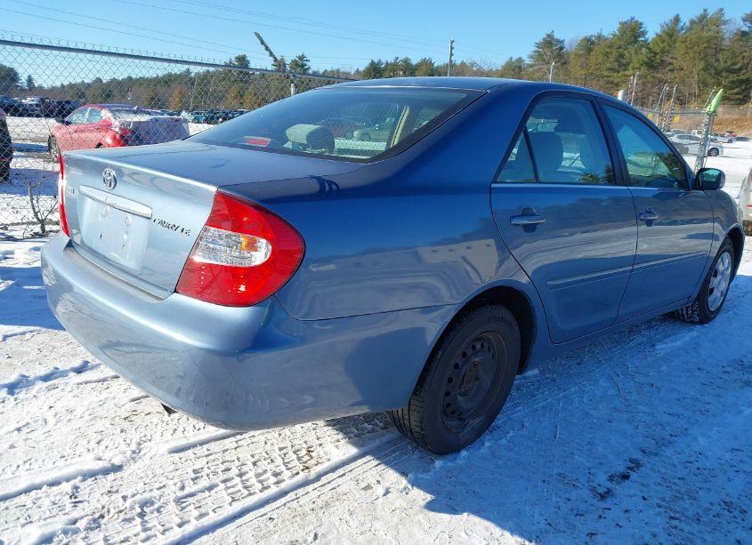 Photo 4 of 2004 Toyota Camry LE (VIN 4T1BE32K44U930438)