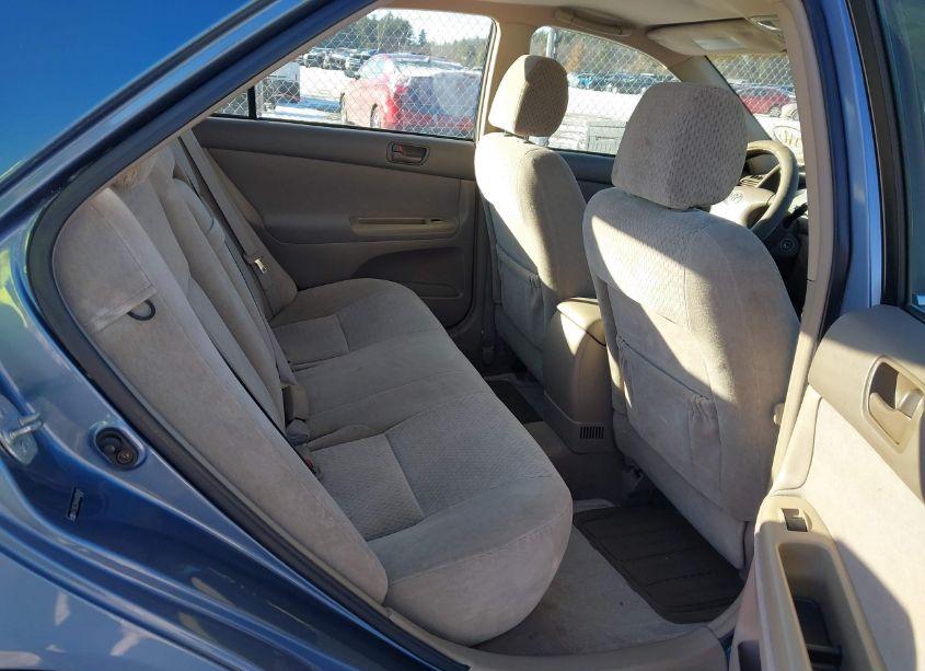 Photo 8 of 2004 Toyota Camry LE (VIN 4T1BE32K44U930438)