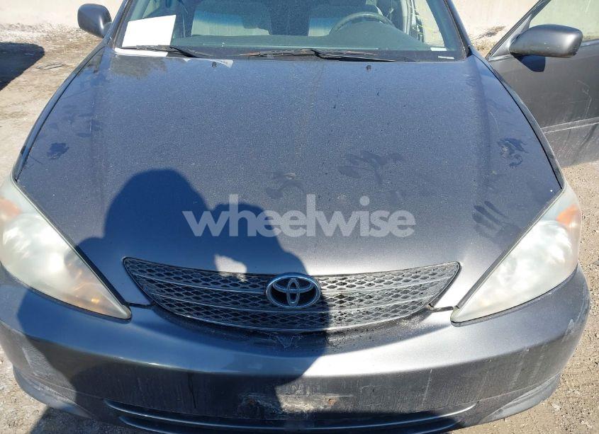 Photo 6 of 2004 Toyota Camry LE (VIN 4T1BE32K44U935784)