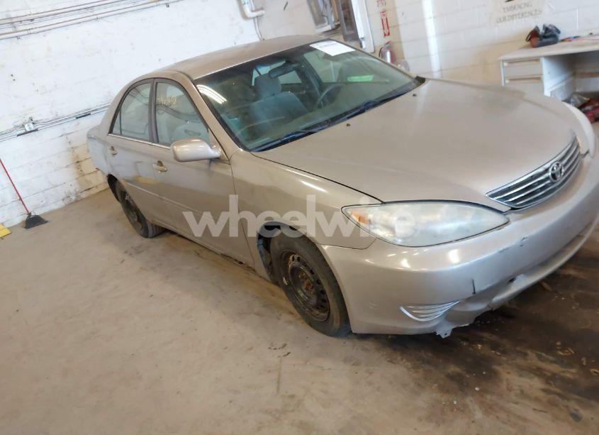 2005 Toyota Camry LE/SE/STD/XLE (VIN 4T1BE32K454005904) main photo