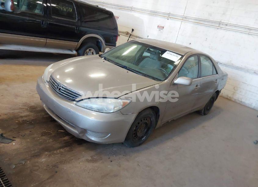 Photo 2 of 2005 Toyota Camry LE/SE/STD/XLE (VIN 4T1BE32K454005904)