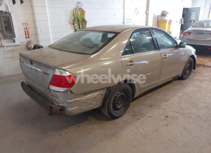 Photo 4 of 2005 Toyota Camry LE/SE/STD/XLE (VIN 4T1BE32K454005904)