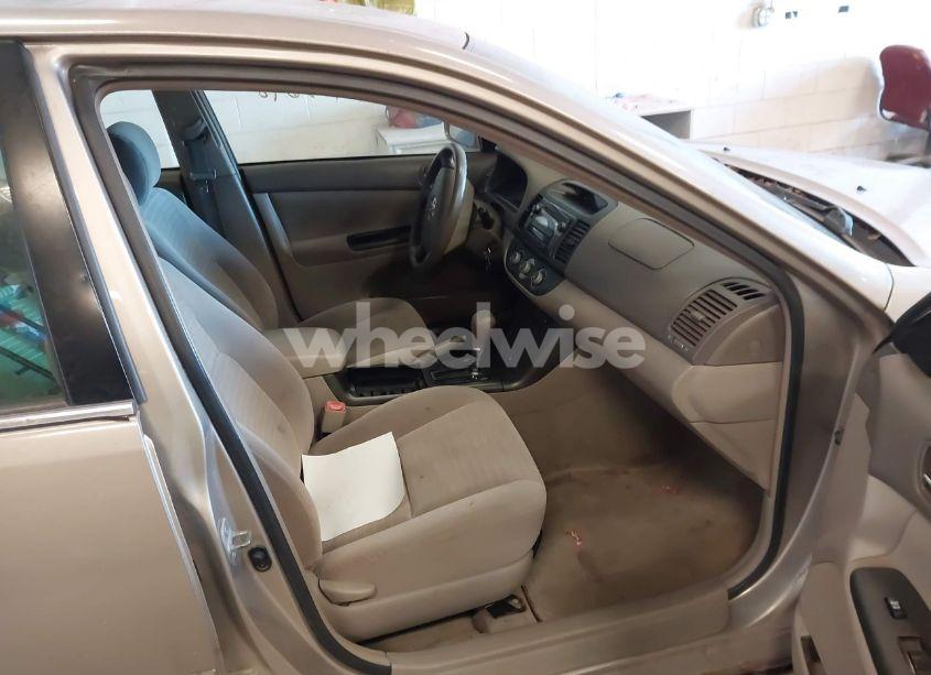 Photo 5 of 2005 Toyota Camry LE/SE/STD/XLE (VIN 4T1BE32K454005904)