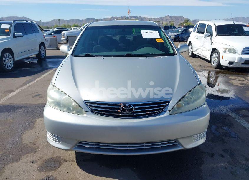 Photo 12 of 2005 Toyota Camry LE (VIN 4T1BE32K45U004834)