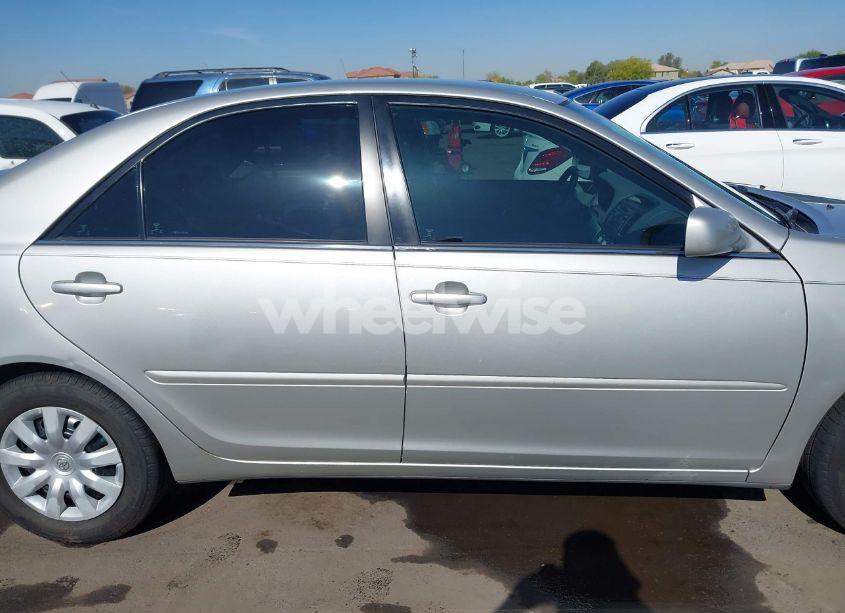 Photo 13 of 2005 Toyota Camry LE (VIN 4T1BE32K45U004834)