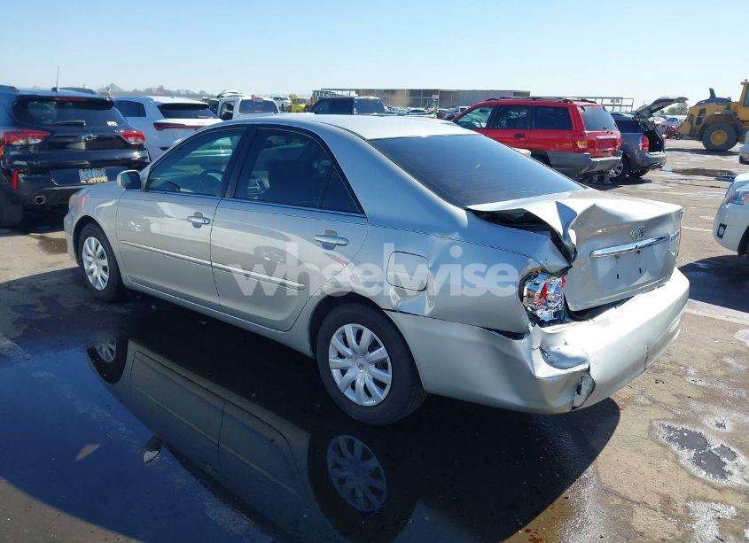 Photo 3 of 2005 Toyota Camry LE (VIN 4T1BE32K45U004834)