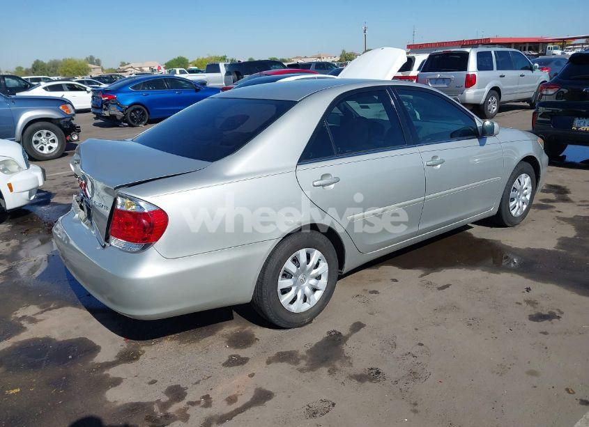 Photo 4 of 2005 Toyota Camry LE (VIN 4T1BE32K45U004834)