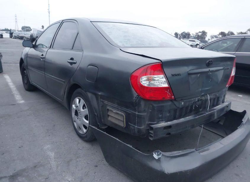 Photo 3 of 2005 Toyota Camry LE (VIN 4T1BE32K45U040085)