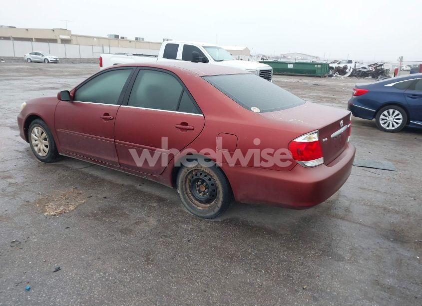 Photo 3 of 2005 Toyota Camry LE (VIN 4T1BE32K45U060627)