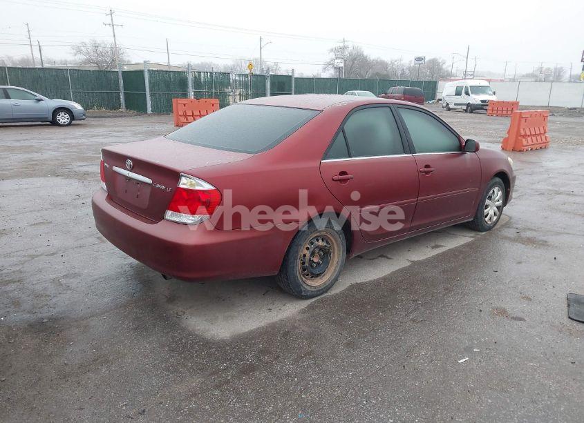 Photo 4 of 2005 Toyota Camry LE (VIN 4T1BE32K45U060627)
