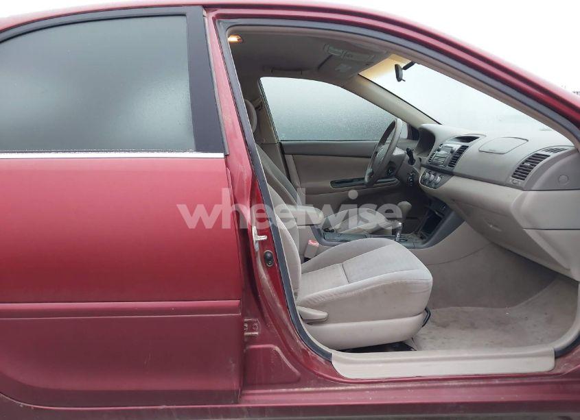 Photo 5 of 2005 Toyota Camry LE (VIN 4T1BE32K45U060627)