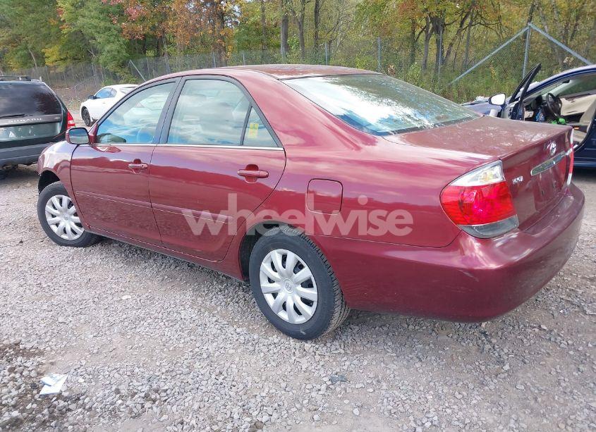 Photo 3 of 2005 Toyota Camry LE (VIN 4T1BE32K45U079677)