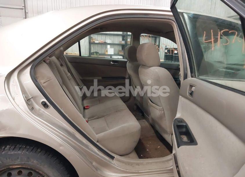 Photo 8 of 2005 Toyota Camry LE (VIN 4T1BE32K45U081669)