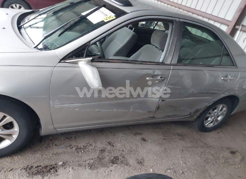 Photo 14 of 2005 Toyota Camry LE (VIN 4T1BE32K45U082479)