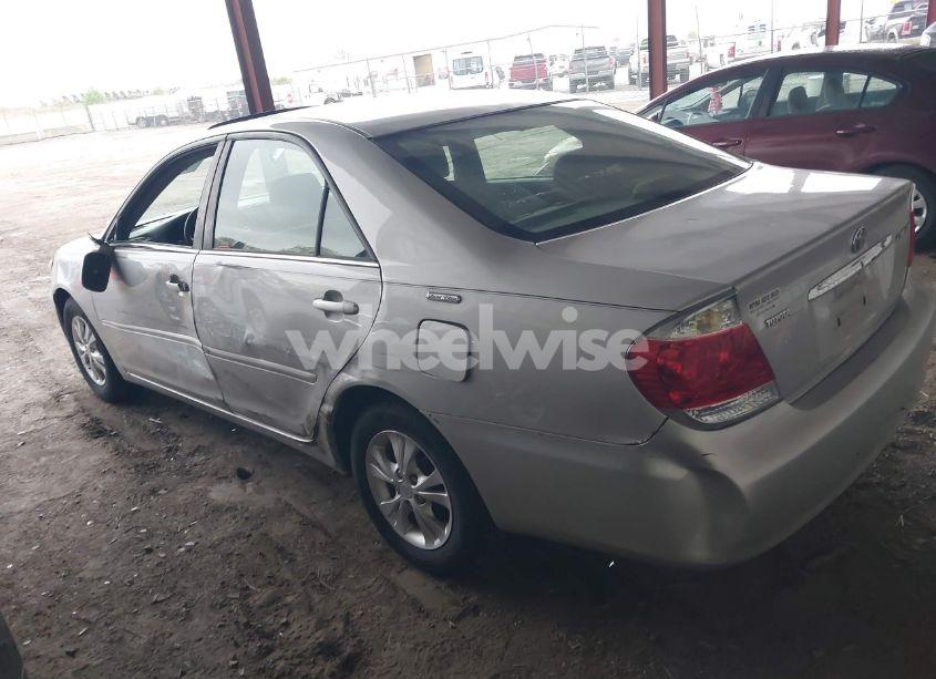 Photo 3 of 2005 Toyota Camry LE (VIN 4T1BE32K45U082479)
