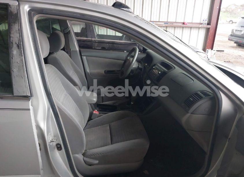 Photo 5 of 2005 Toyota Camry LE (VIN 4T1BE32K45U082479)