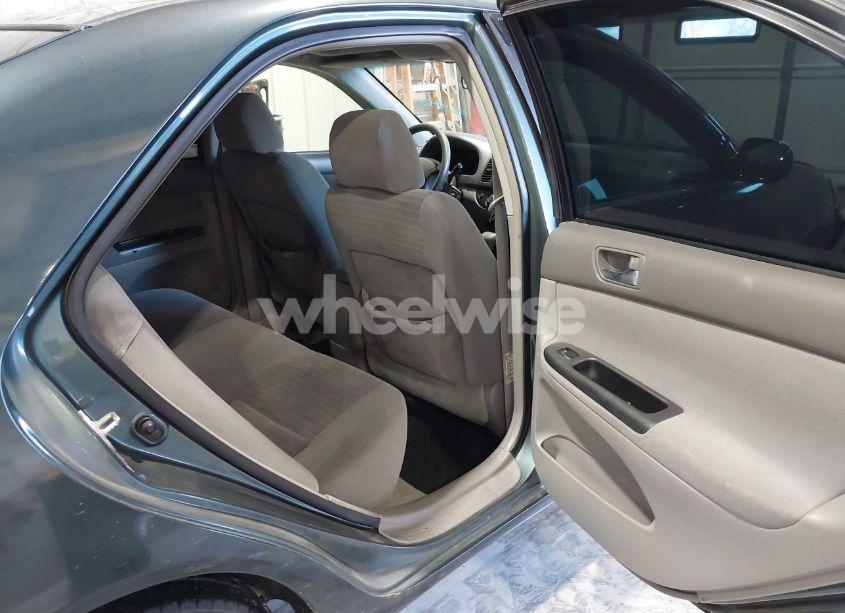 Photo 8 of 2005 Toyota Camry LE (VIN 4T1BE32K45U093529)