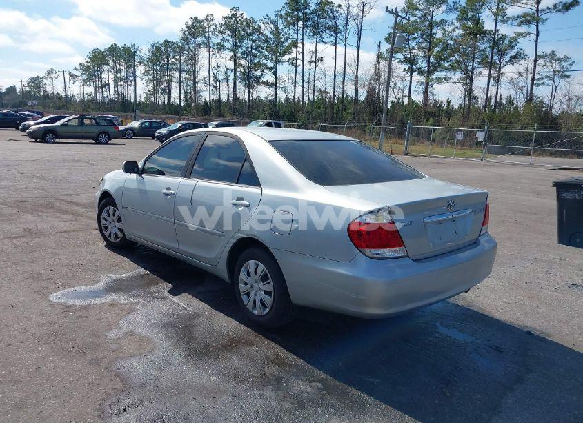 Photo 3 of 2005 Toyota Camry LE (VIN 4T1BE32K45U101175)