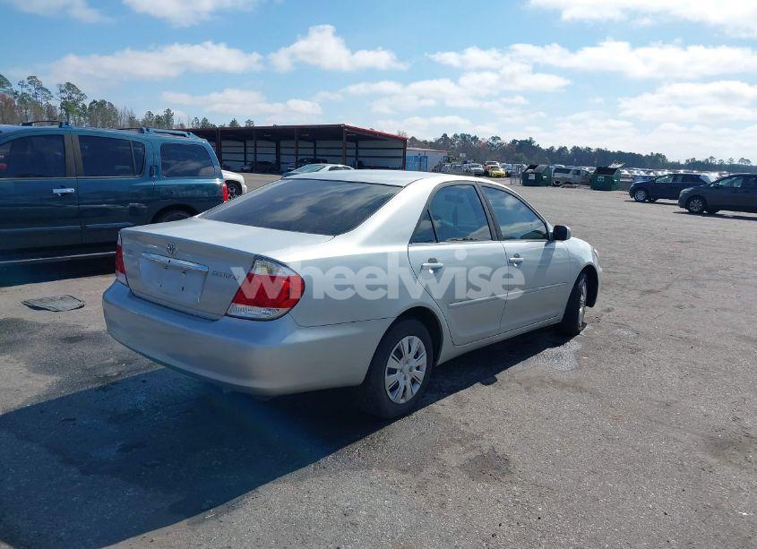 Photo 4 of 2005 Toyota Camry LE (VIN 4T1BE32K45U101175)