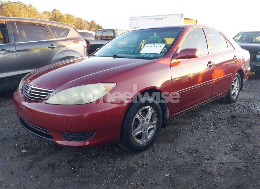 Photo 2 of 2005 Toyota Camry LE (VIN 4T1BE32K45U392051)