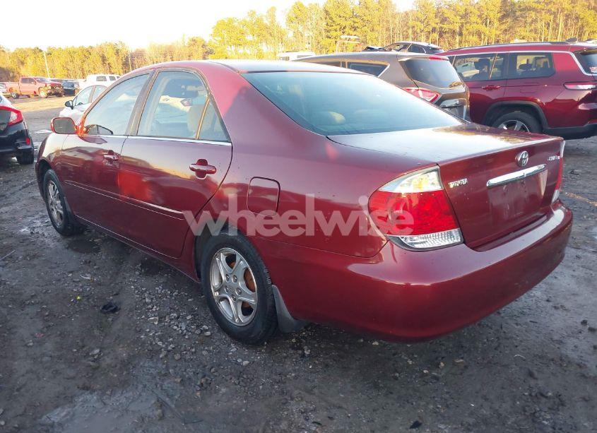 Photo 3 of 2005 Toyota Camry LE (VIN 4T1BE32K45U392051)