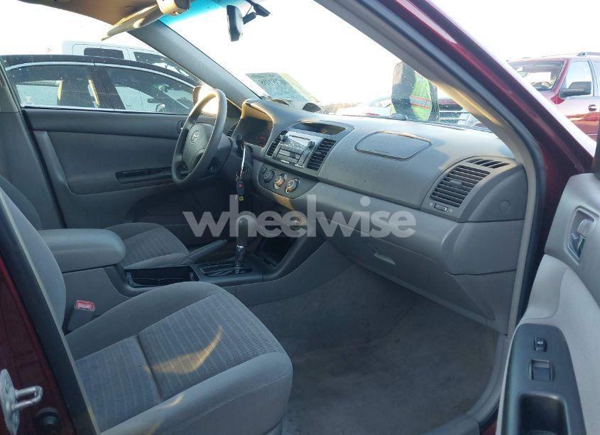Photo 5 of 2005 Toyota Camry LE (VIN 4T1BE32K45U392051)