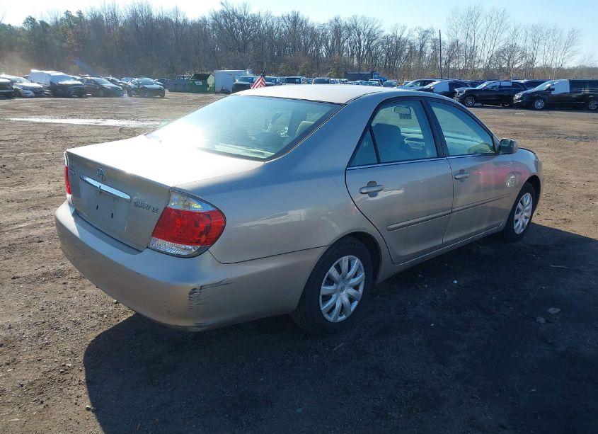 Photo 4 of 2005 Toyota Camry LE (VIN 4T1BE32K45U396018)