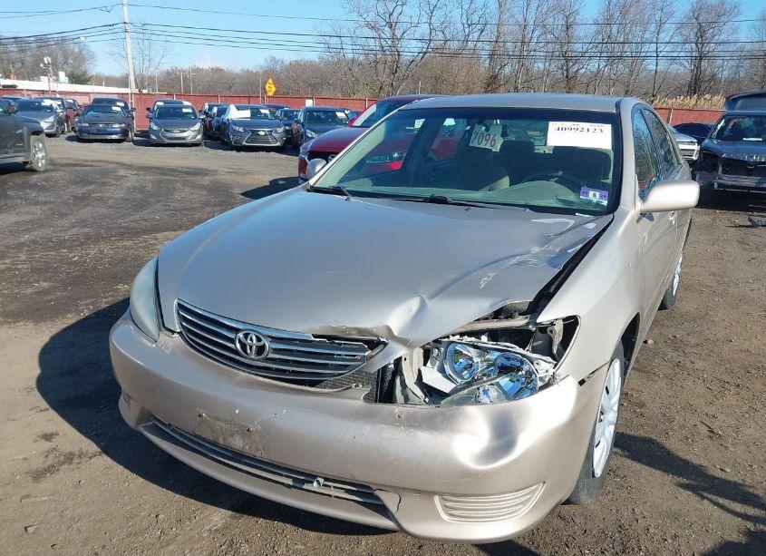 Photo 6 of 2005 Toyota Camry LE (VIN 4T1BE32K45U396018)