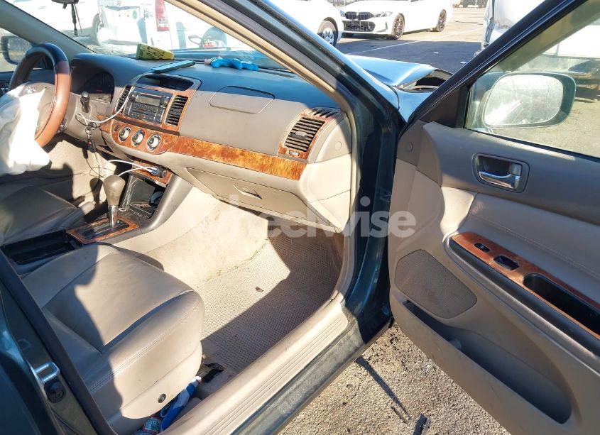 Photo 5 of 2005 Toyota Camry LE (VIN 4T1BE32K45U399372)