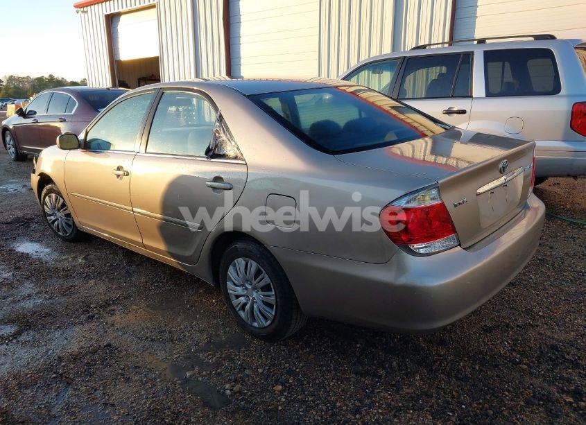 Photo 3 of 2005 Toyota Camry LE (VIN 4T1BE32K45U409902)
