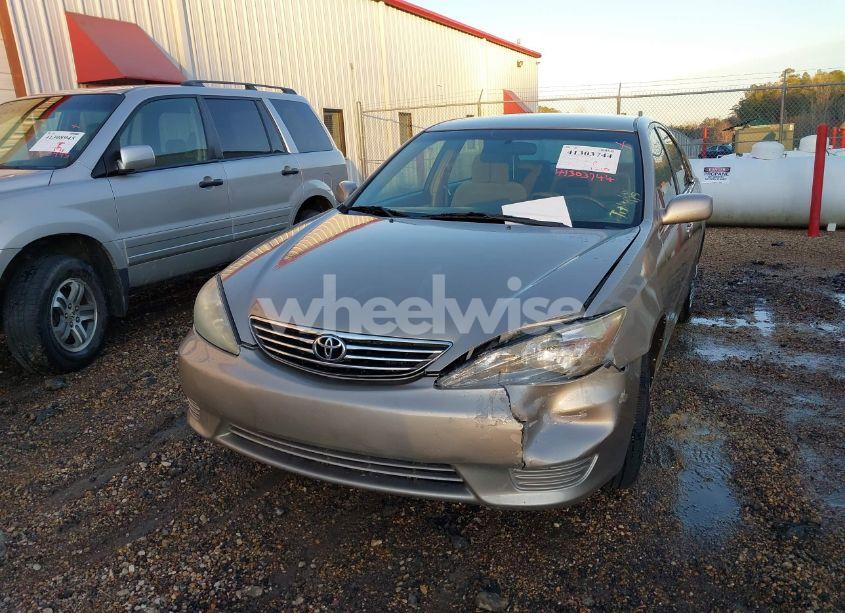 Photo 6 of 2005 Toyota Camry LE (VIN 4T1BE32K45U409902)