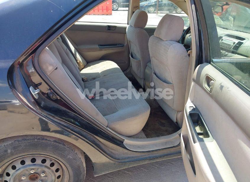 Photo 8 of 2005 Toyota Camry LE/SE/STD/XLE (VIN 4T1BE32K45U411598)