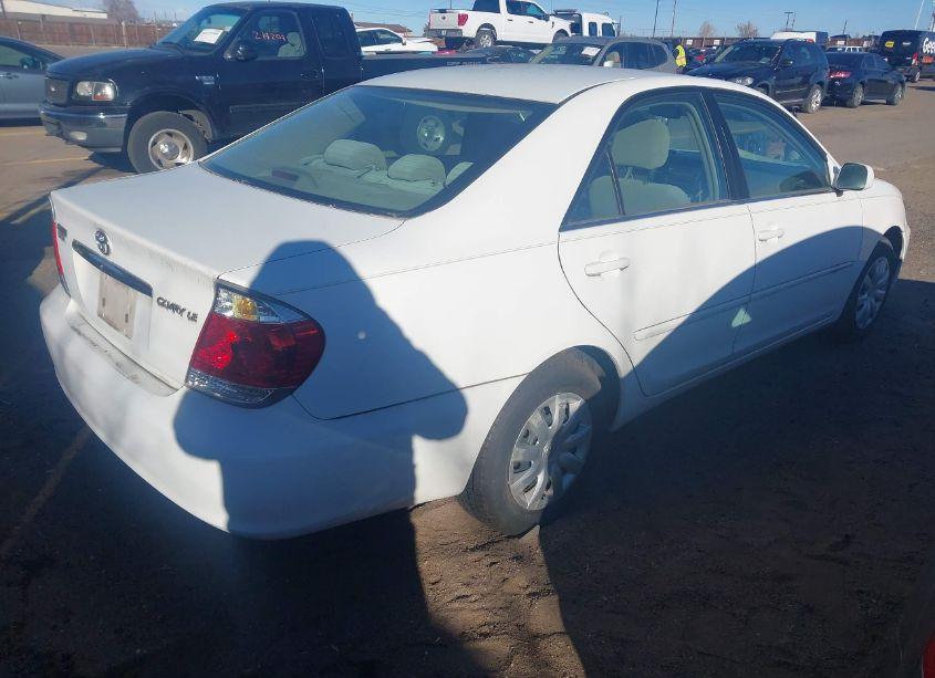 Photo 4 of 2005 Toyota Camry LE/XLE/SE (VIN 4T1BE32K45U412296)