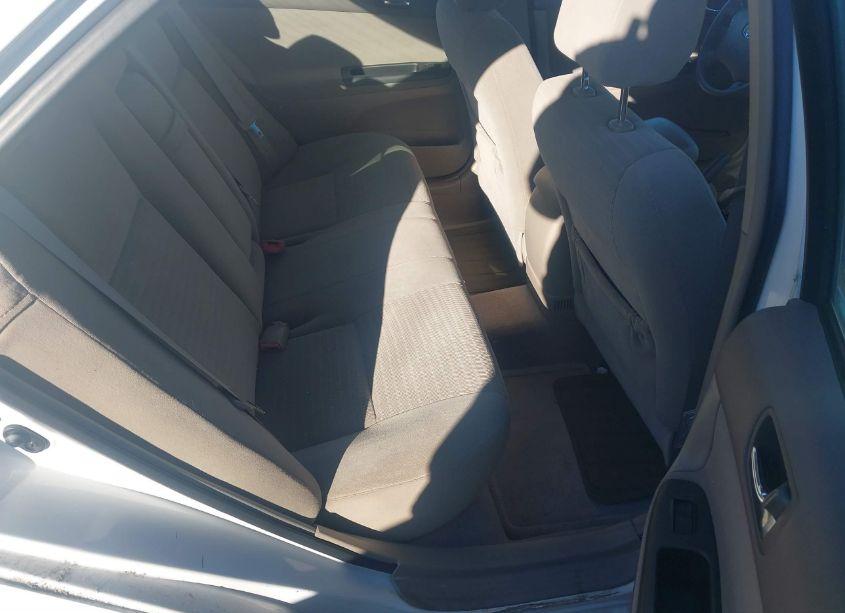Photo 8 of 2005 Toyota Camry LE/XLE/SE (VIN 4T1BE32K45U412296)