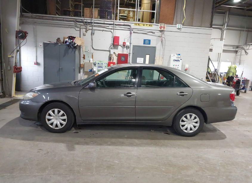 Photo 14 of 2005 Toyota Camry LE (VIN 4T1BE32K45U507554)