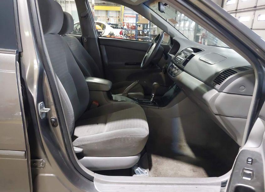 Photo 5 of 2005 Toyota Camry LE (VIN 4T1BE32K45U507554)
