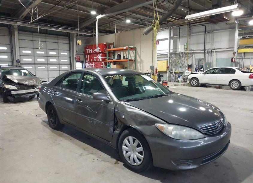 Photo 6 of 2005 Toyota Camry LE (VIN 4T1BE32K45U507554)