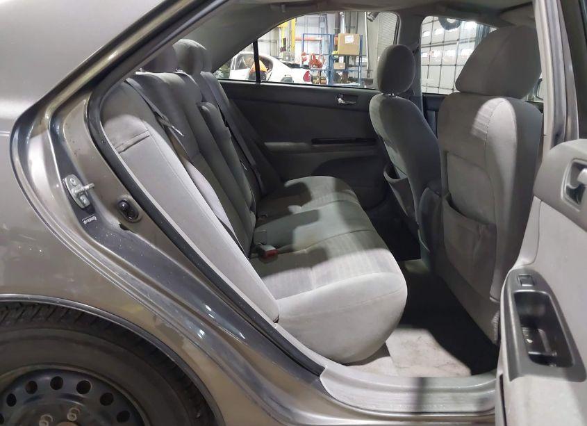 Photo 8 of 2005 Toyota Camry LE (VIN 4T1BE32K45U507554)