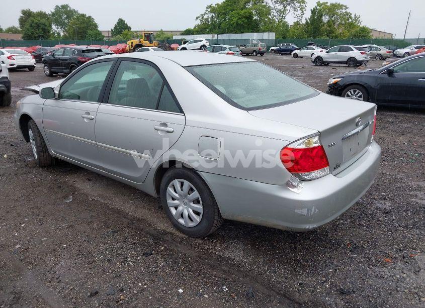 Photo 3 of 2005 Toyota Camry LE (VIN 4T1BE32K45U562005)