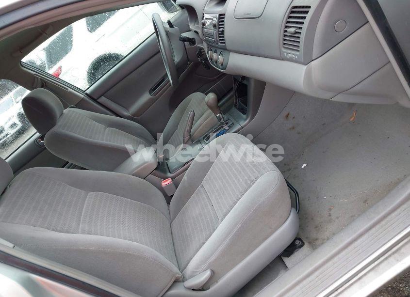 Photo 5 of 2005 Toyota Camry LE (VIN 4T1BE32K45U562005)