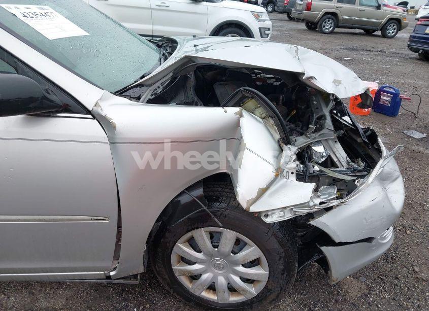 Photo 6 of 2005 Toyota Camry LE (VIN 4T1BE32K45U562005)