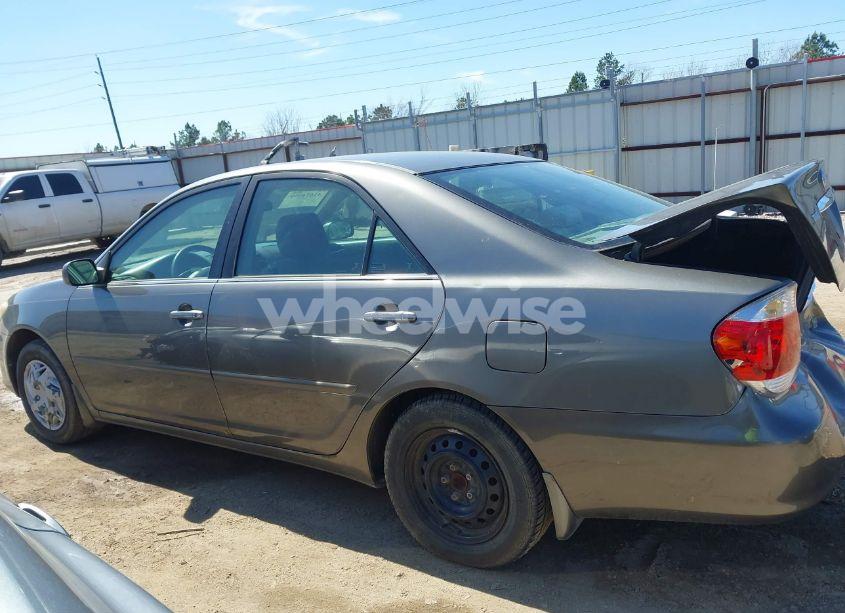 Photo 14 of 2005 Toyota Camry LE (VIN 4T1BE32K45U588524)