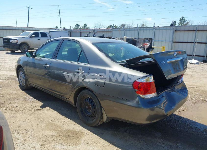 Photo 3 of 2005 Toyota Camry LE (VIN 4T1BE32K45U588524)