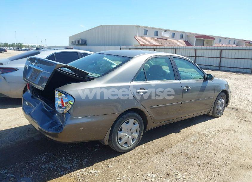 Photo 4 of 2005 Toyota Camry LE (VIN 4T1BE32K45U588524)