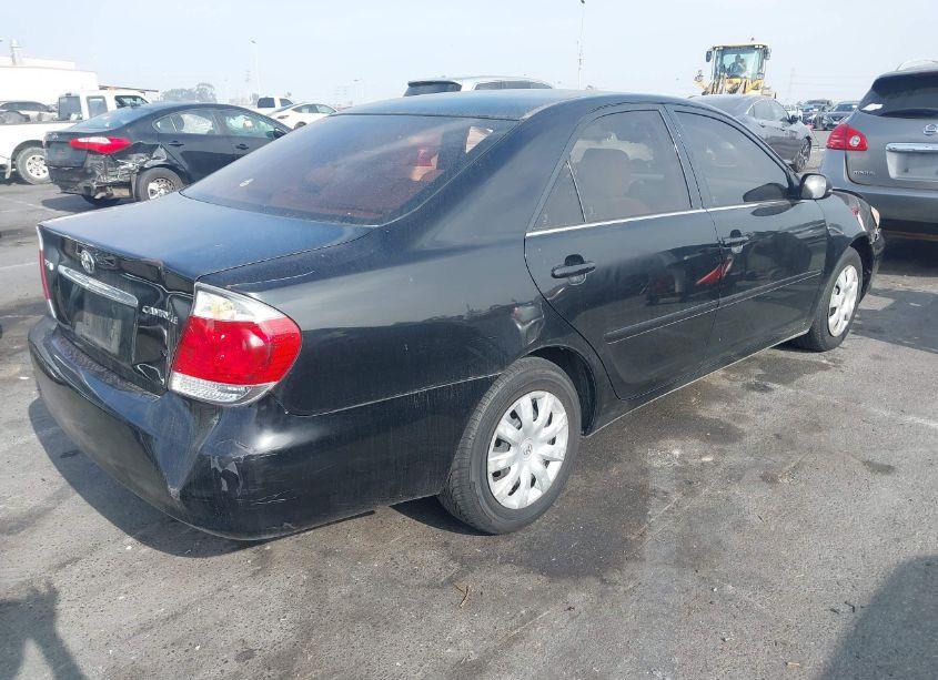 Photo 4 of 2005 Toyota Camry LE (VIN 4T1BE32K45U589477)