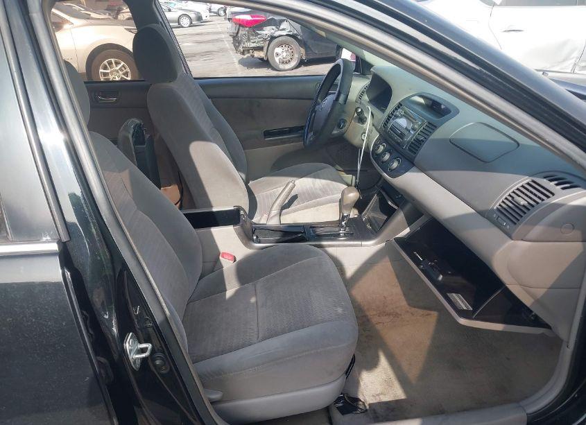 Photo 5 of 2005 Toyota Camry LE (VIN 4T1BE32K45U589477)