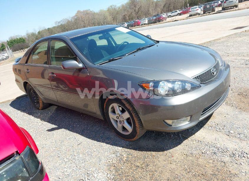 2005 Toyota Camry SE (VIN 4T1BE32K45U592928) main photo